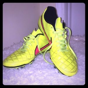 Nike Tempo Soccer Cleats